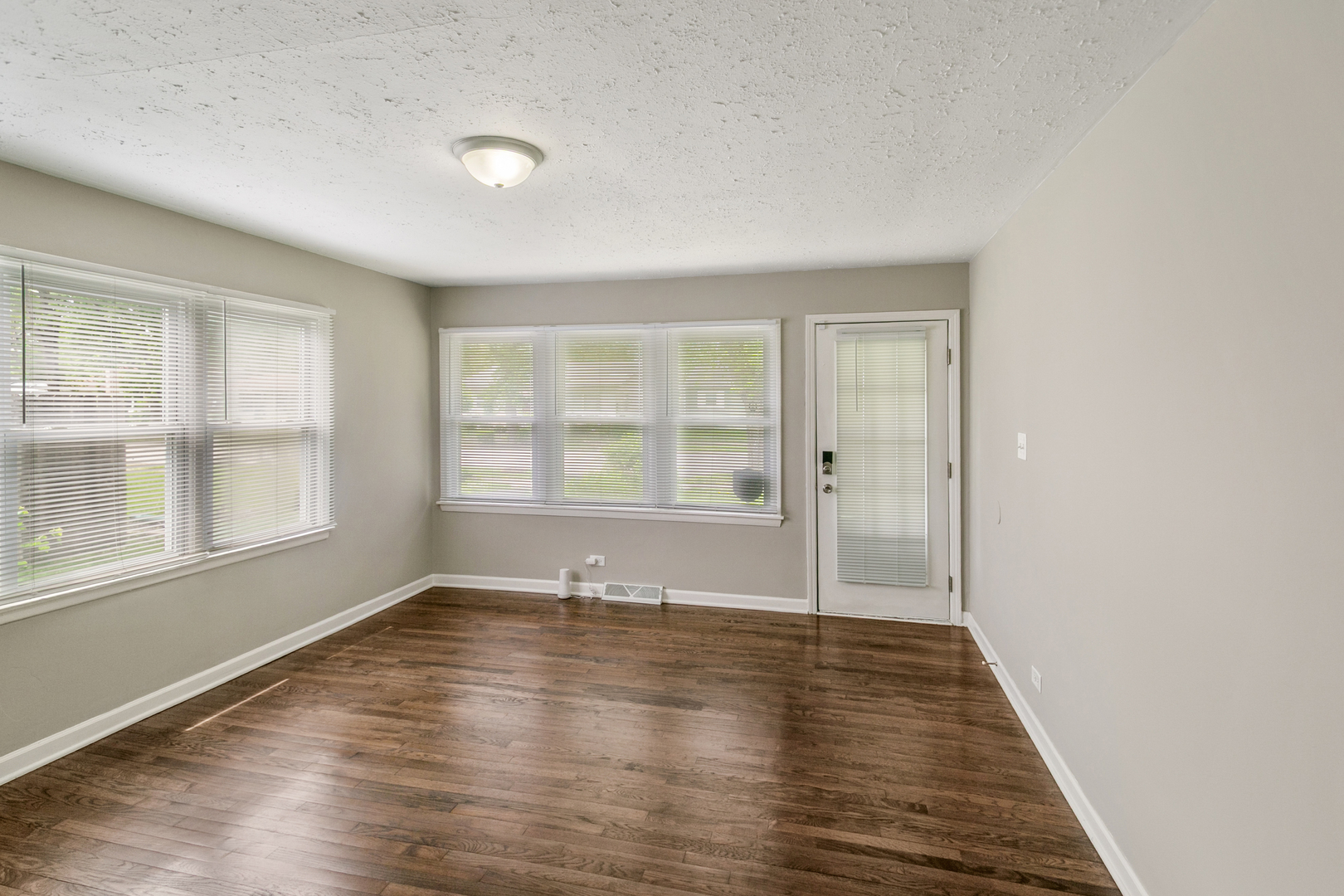15403 Cherry Lane Property Photo 7