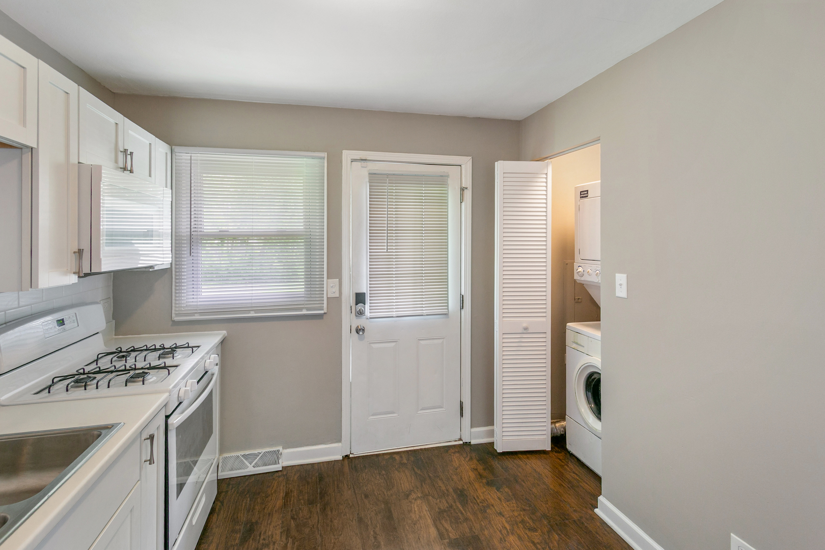 15403 Cherry Lane Property Photo 9