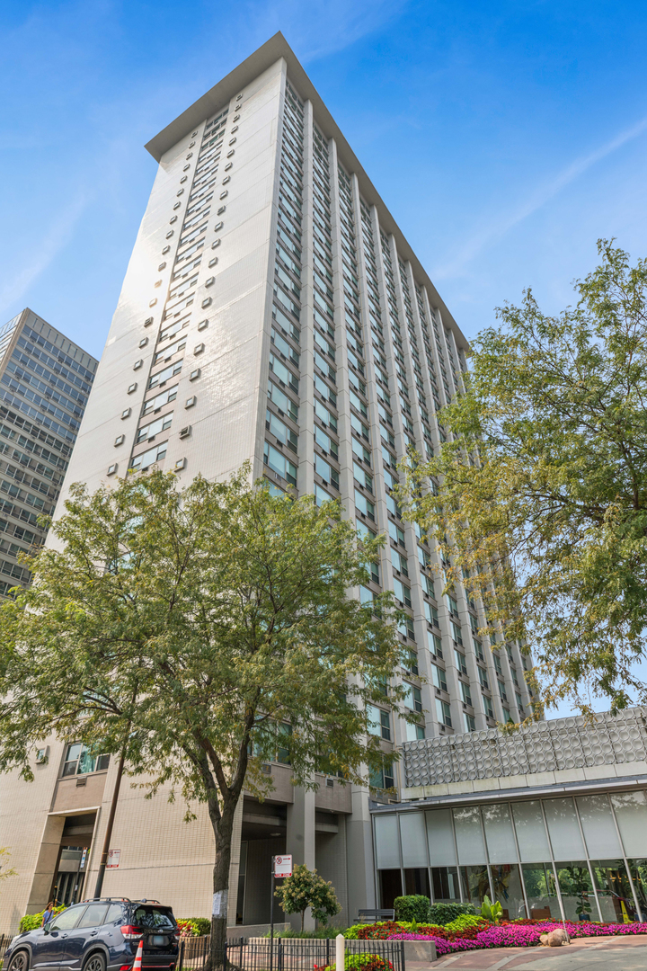 3600 N Lake Shore Drive 1308 Property Photo 1