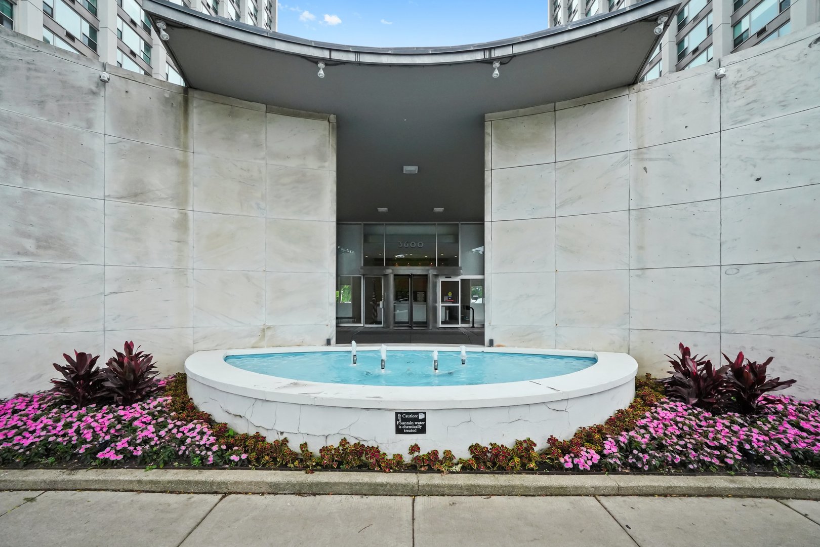 3600 N Lake Shore Drive 2807 Property Photo 3
