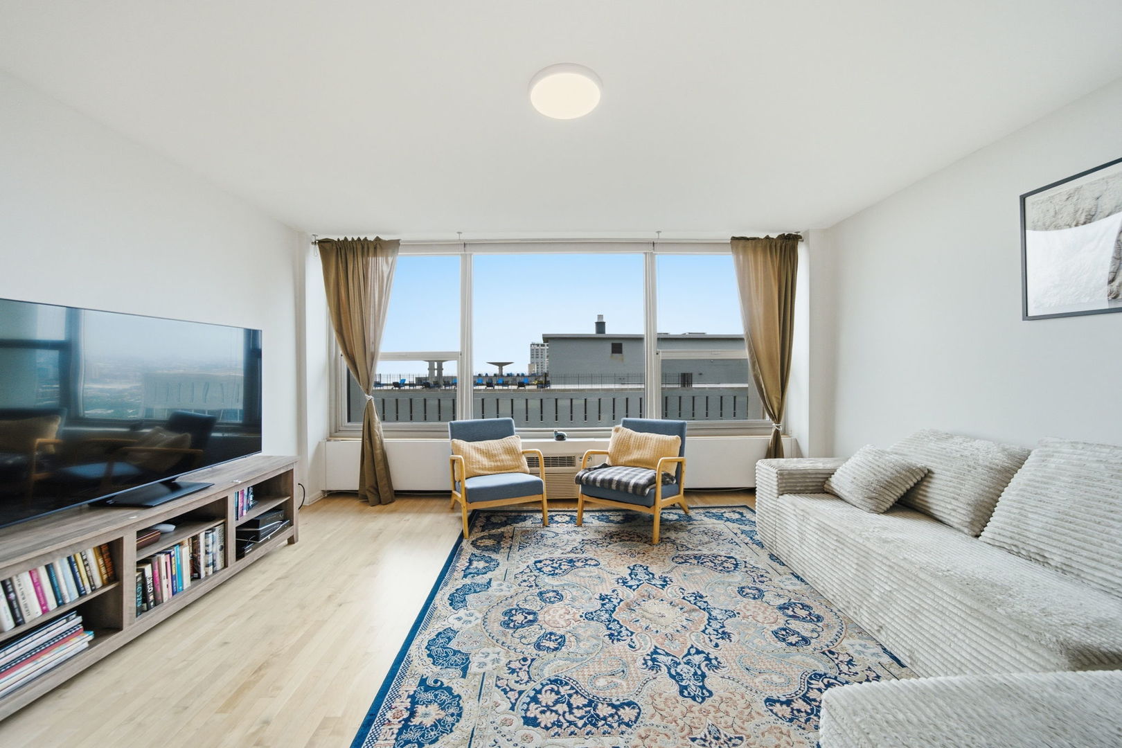 3600 N Lake Shore Drive 2807 Property Photo 7