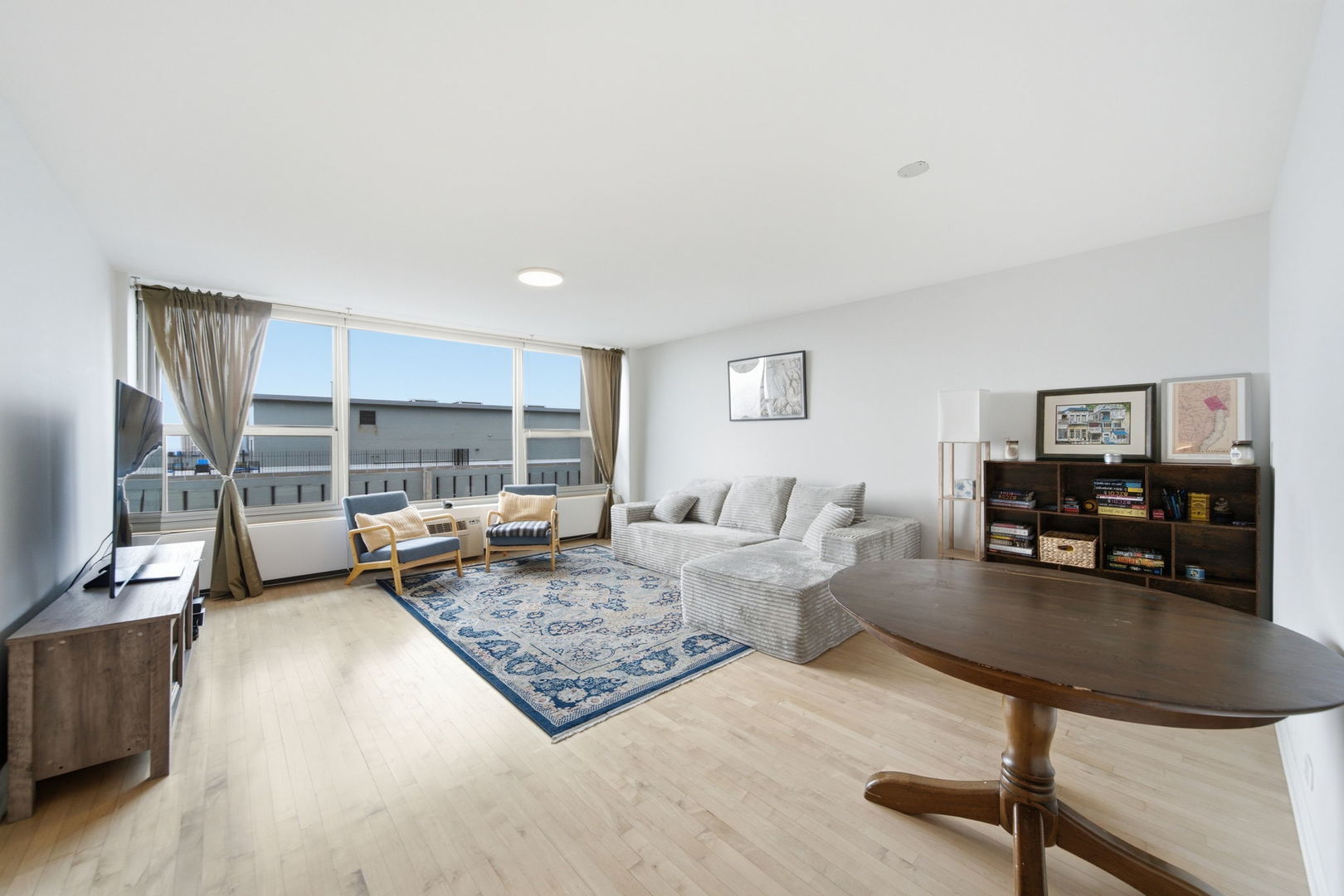 3600 N Lake Shore Drive 2807 Property Photo 9