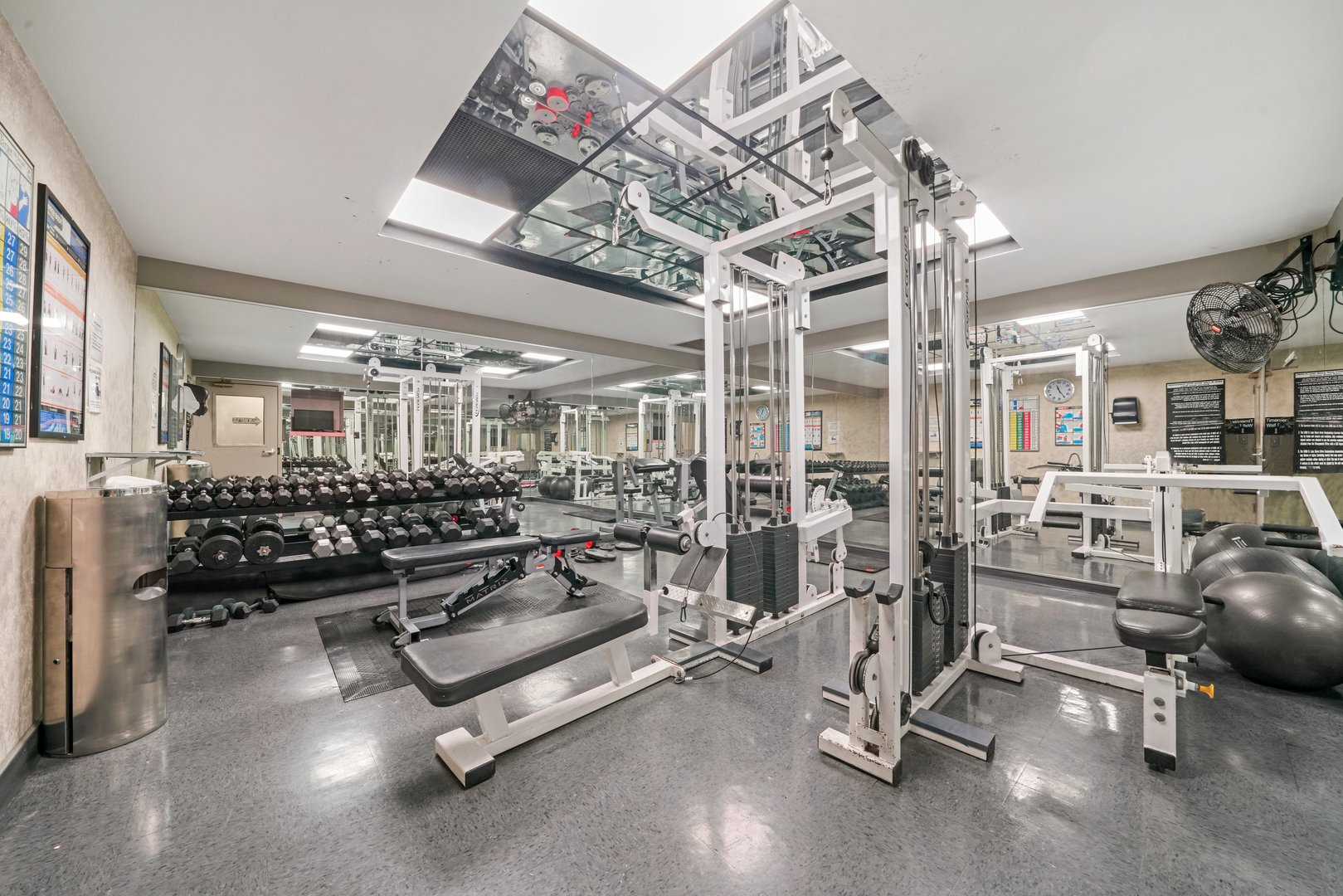 3600 N Lake Shore Drive 2807 Property Photo 16