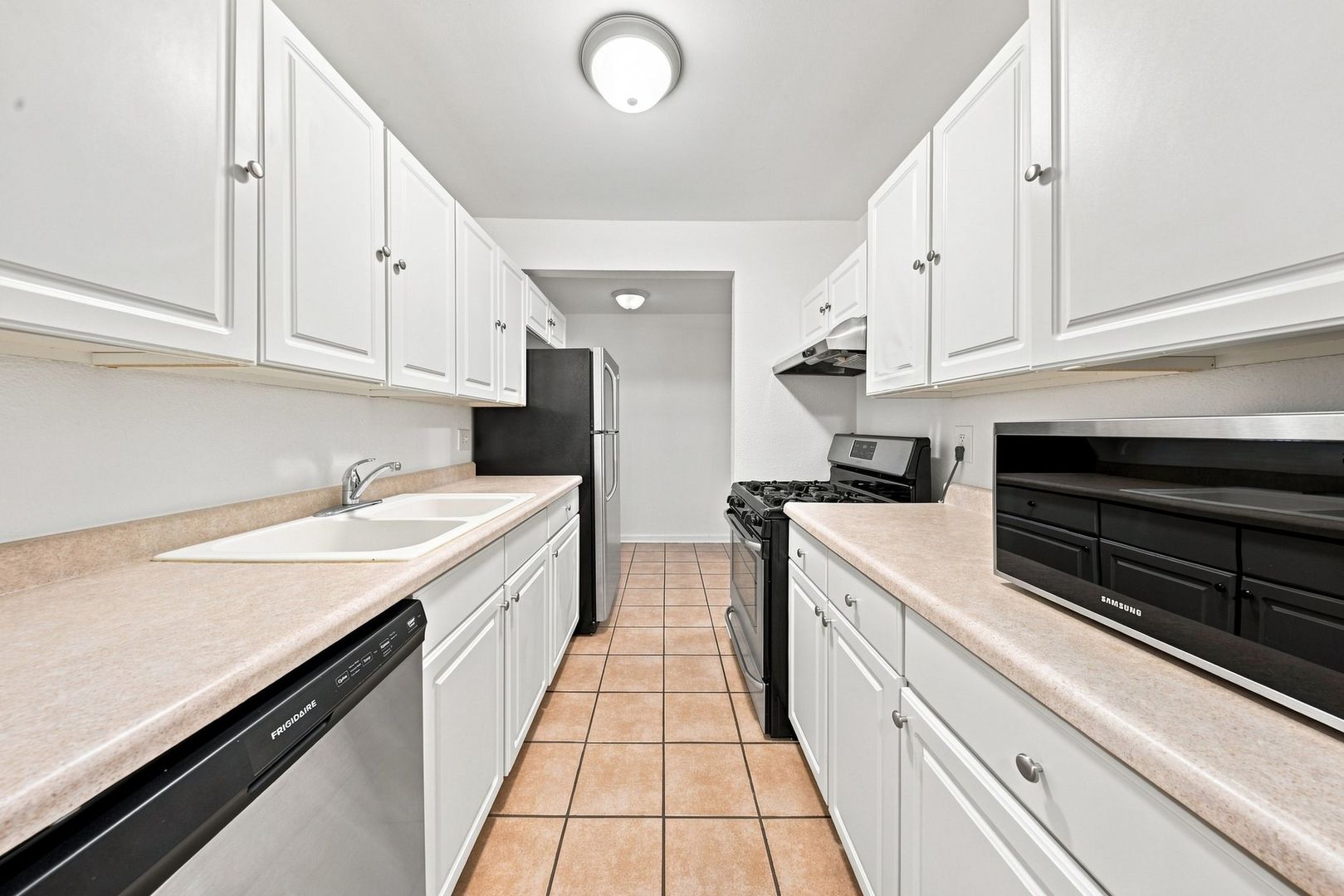 1895 Tall Oaks Drive 3508 Property Photo 6