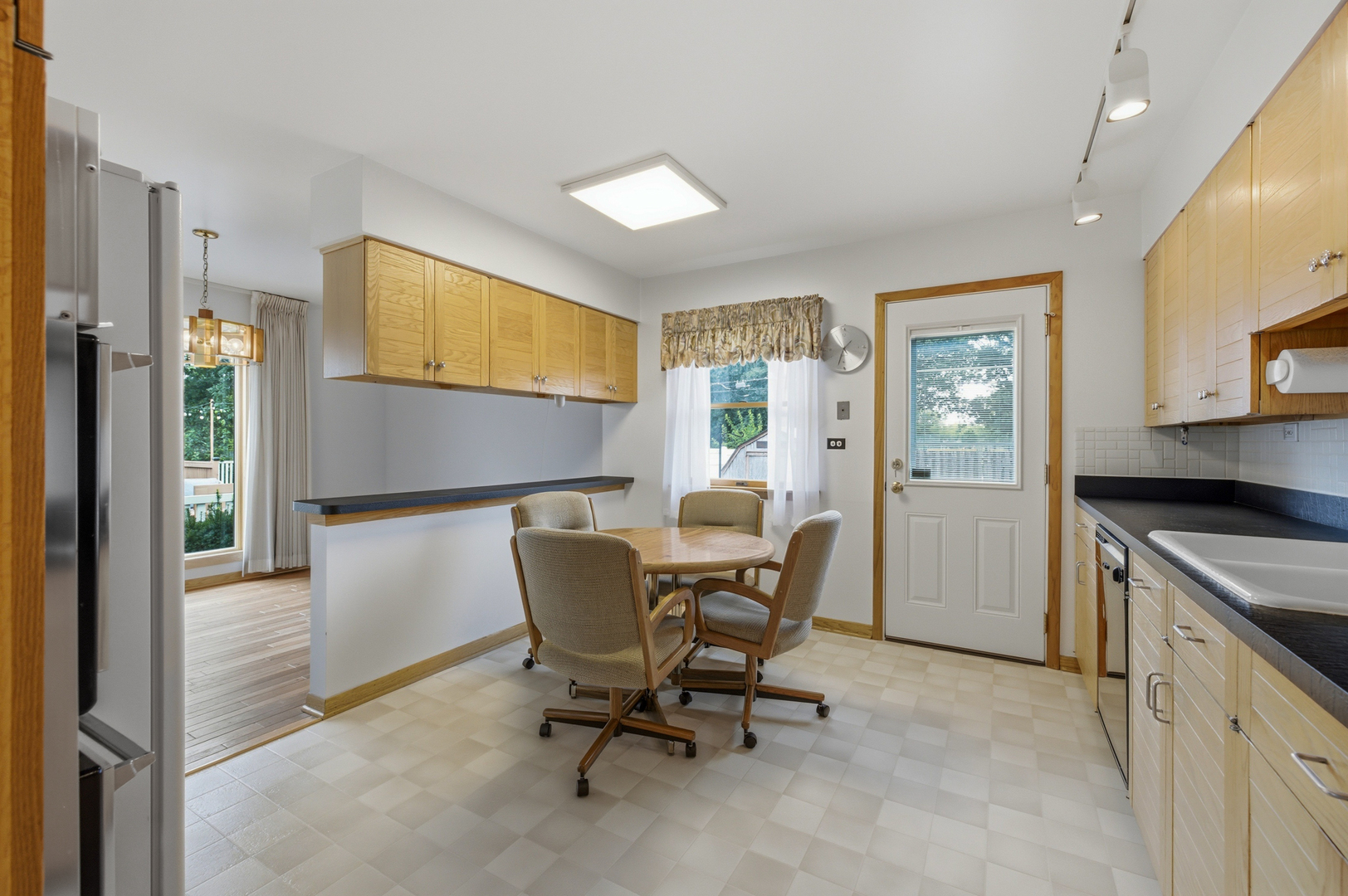 461 Dorothy Drive Property Photo 4