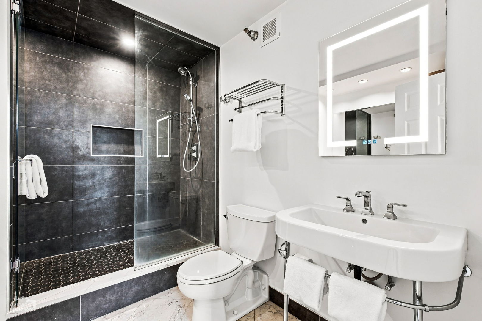 1872 N Clybourn Avenue 407 Property Photo 16