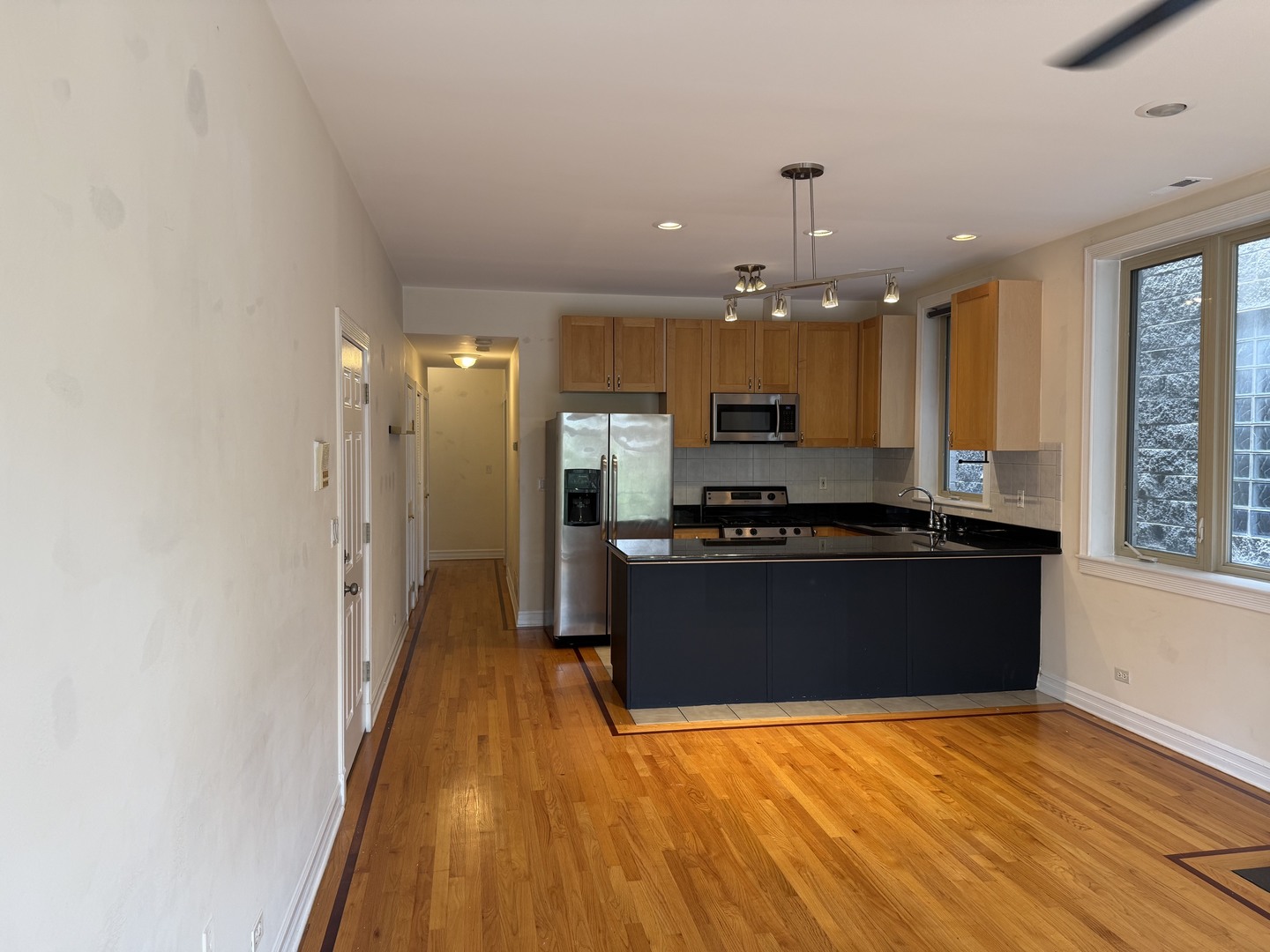 2645 W Haddon Avenue 2 Property Photo 3