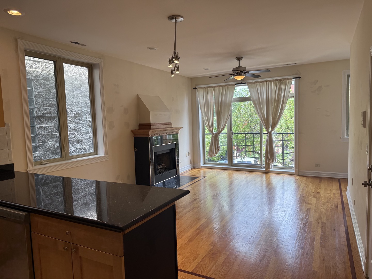 2645 W Haddon Avenue 2 Property Photo 6