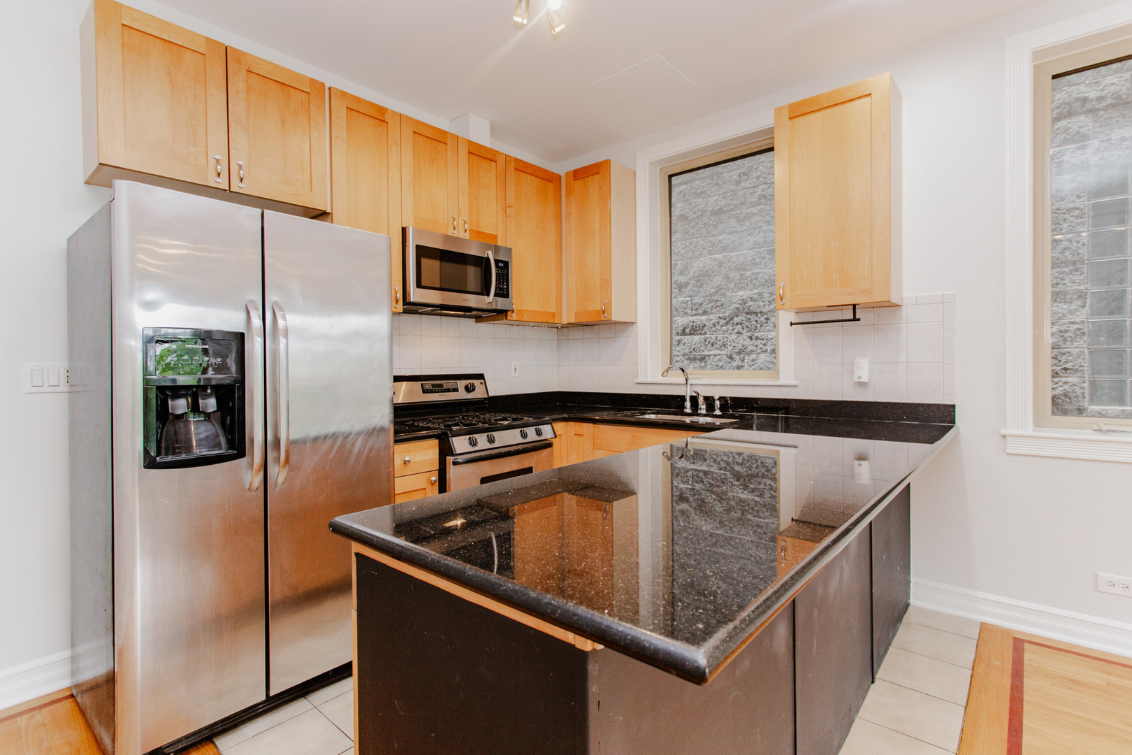 2645 W Haddon Avenue 2 Property Photo 6