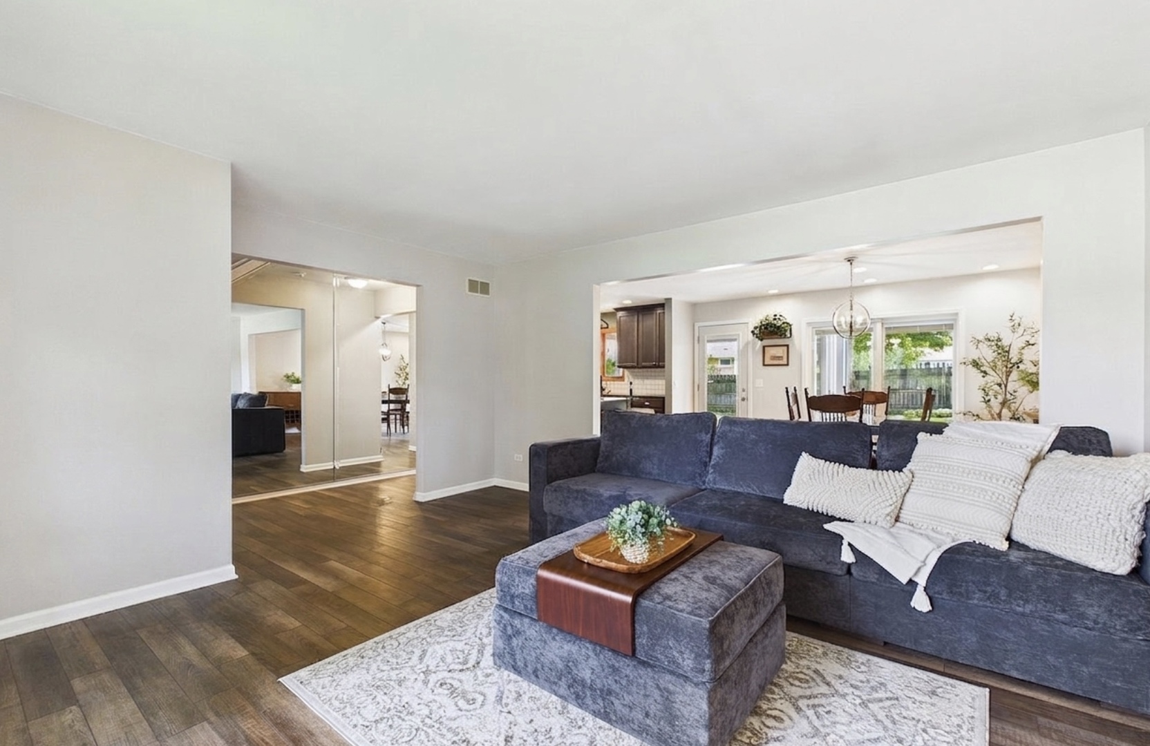33202 N Woodland Terrace Property Photo 6