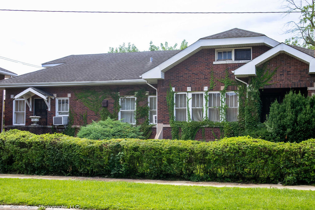 8001 S Oglesby Avenue Property Photo 17