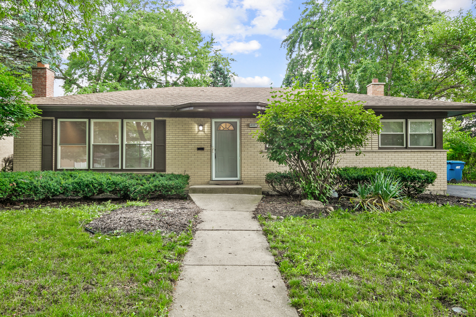 16927 Langley Avenue Property Photo 1