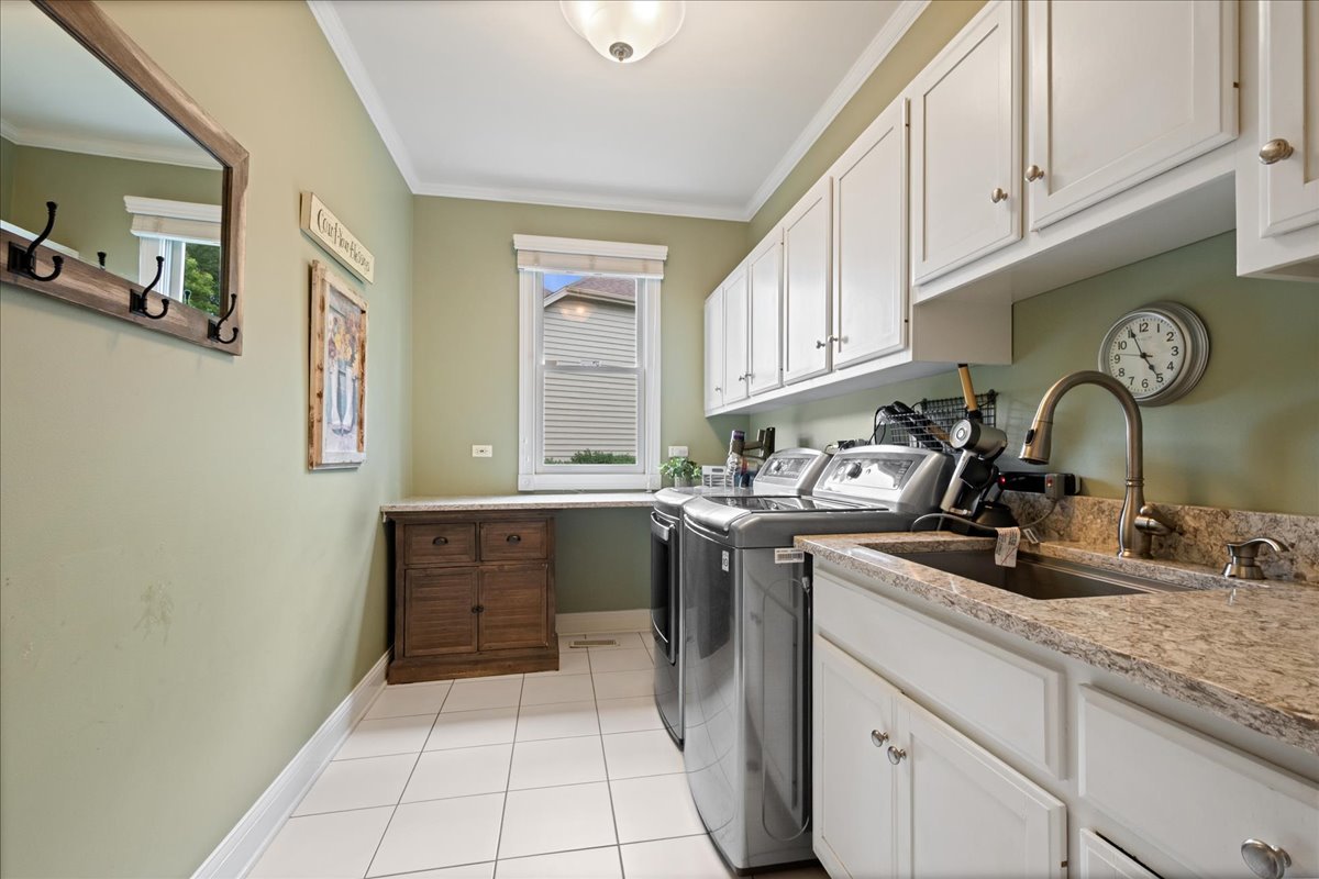 2412 Shaker Court Property Photo 17