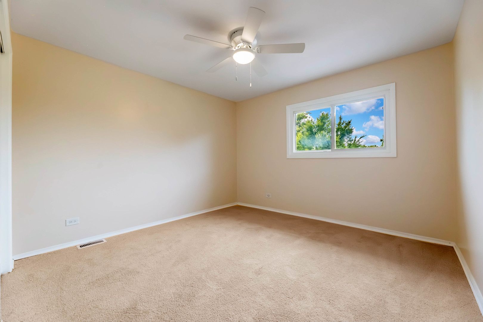 409 Hillcrest Lane Property Photo 15