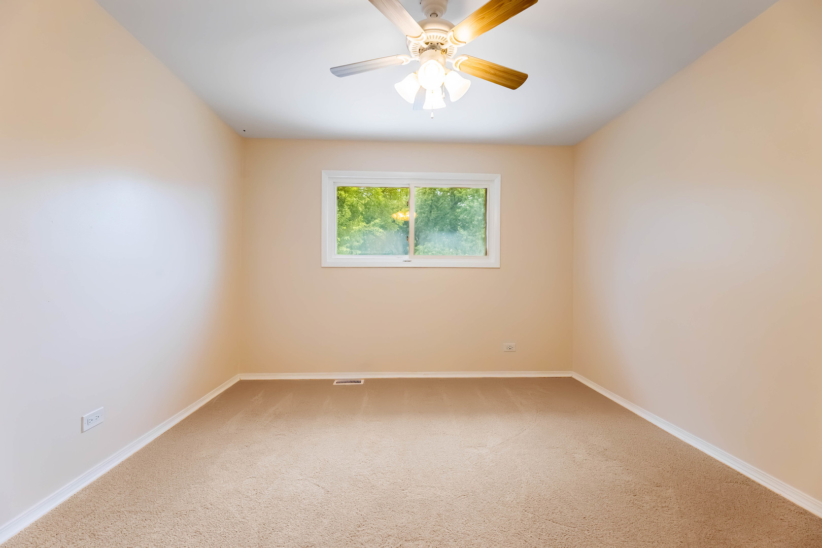 409 Hillcrest Lane Property Photo 16