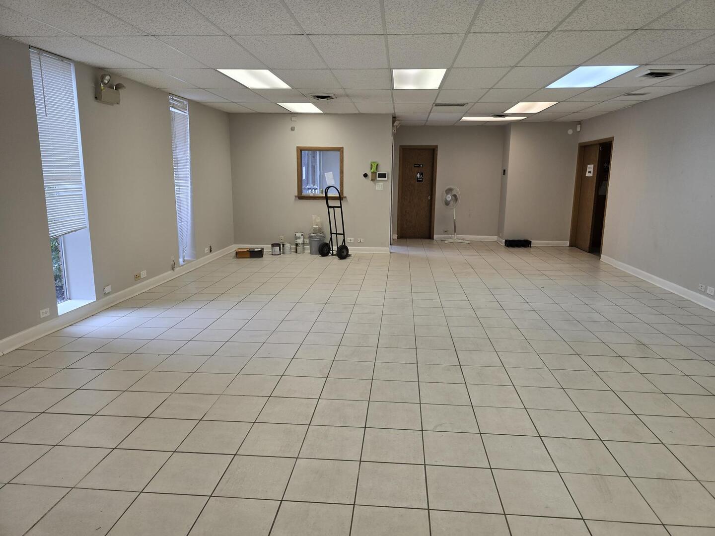 6445 N Hamlin Avenue Property Photo 4