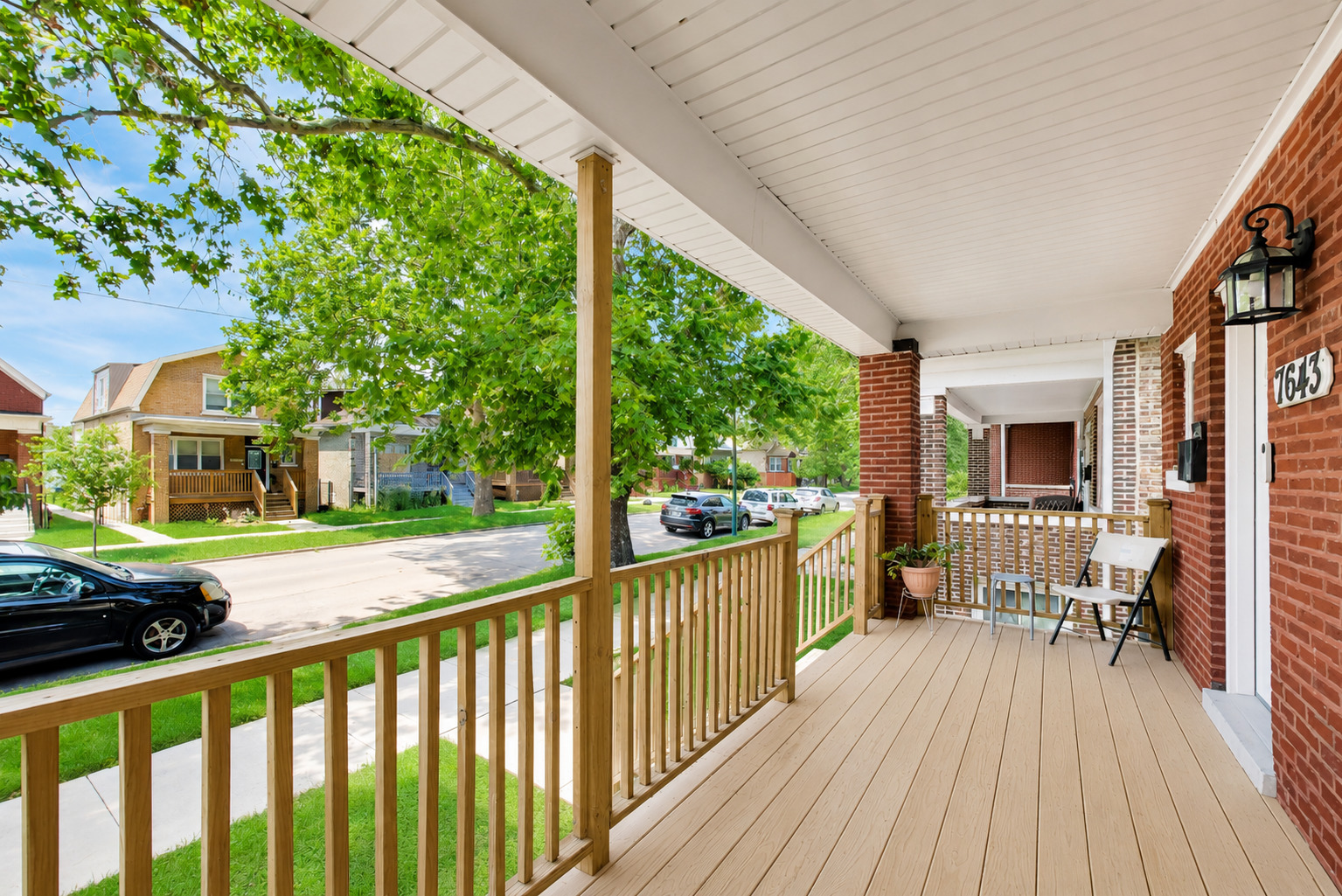 7643 S Eberhart Avenue Property Photo 3