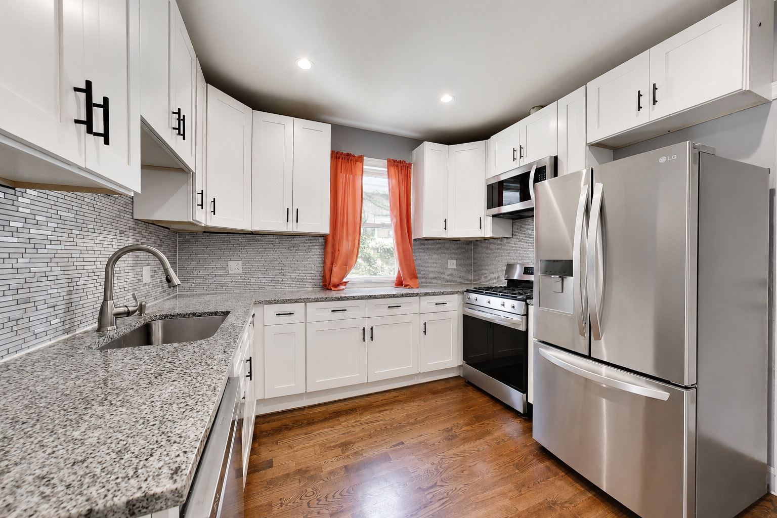 7643 S Eberhart Avenue Property Photo 10