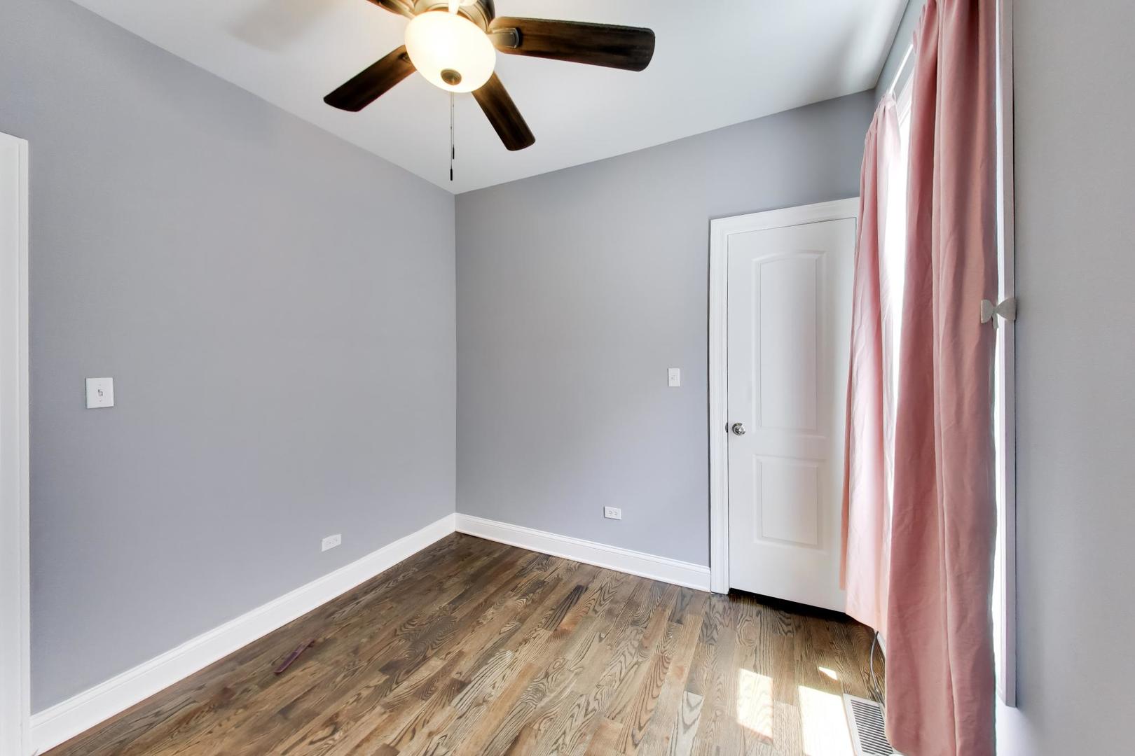 7643 S Eberhart Avenue Property Photo 14