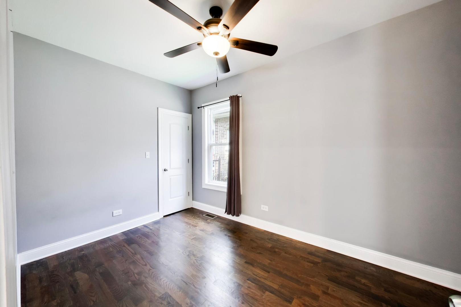 7643 S Eberhart Avenue Property Photo 16