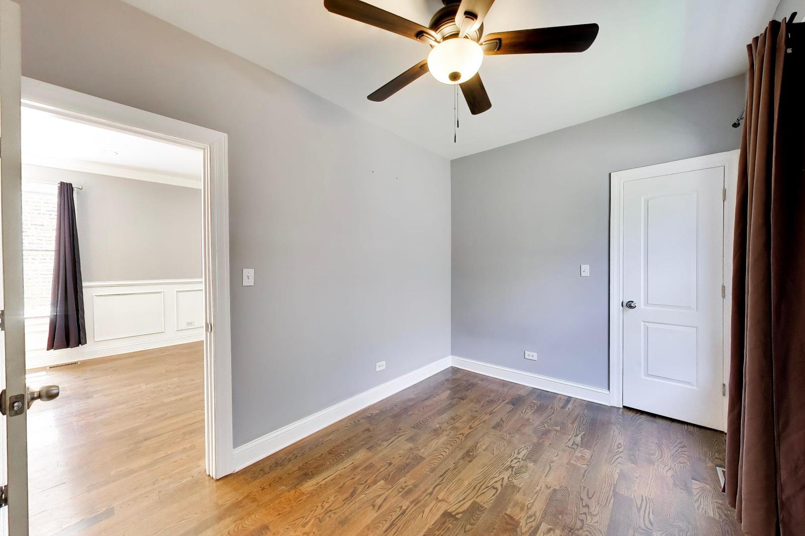 7643 S Eberhart Avenue Property Photo 17
