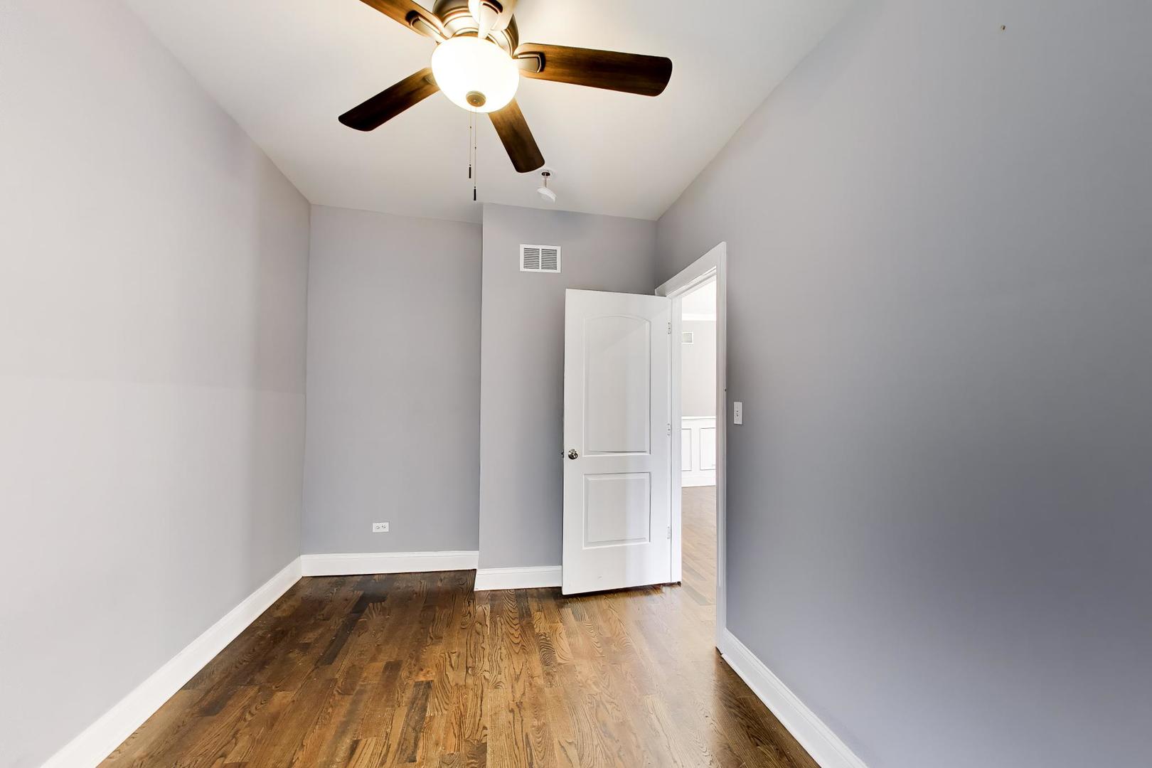 7643 S Eberhart Avenue Property Photo 18