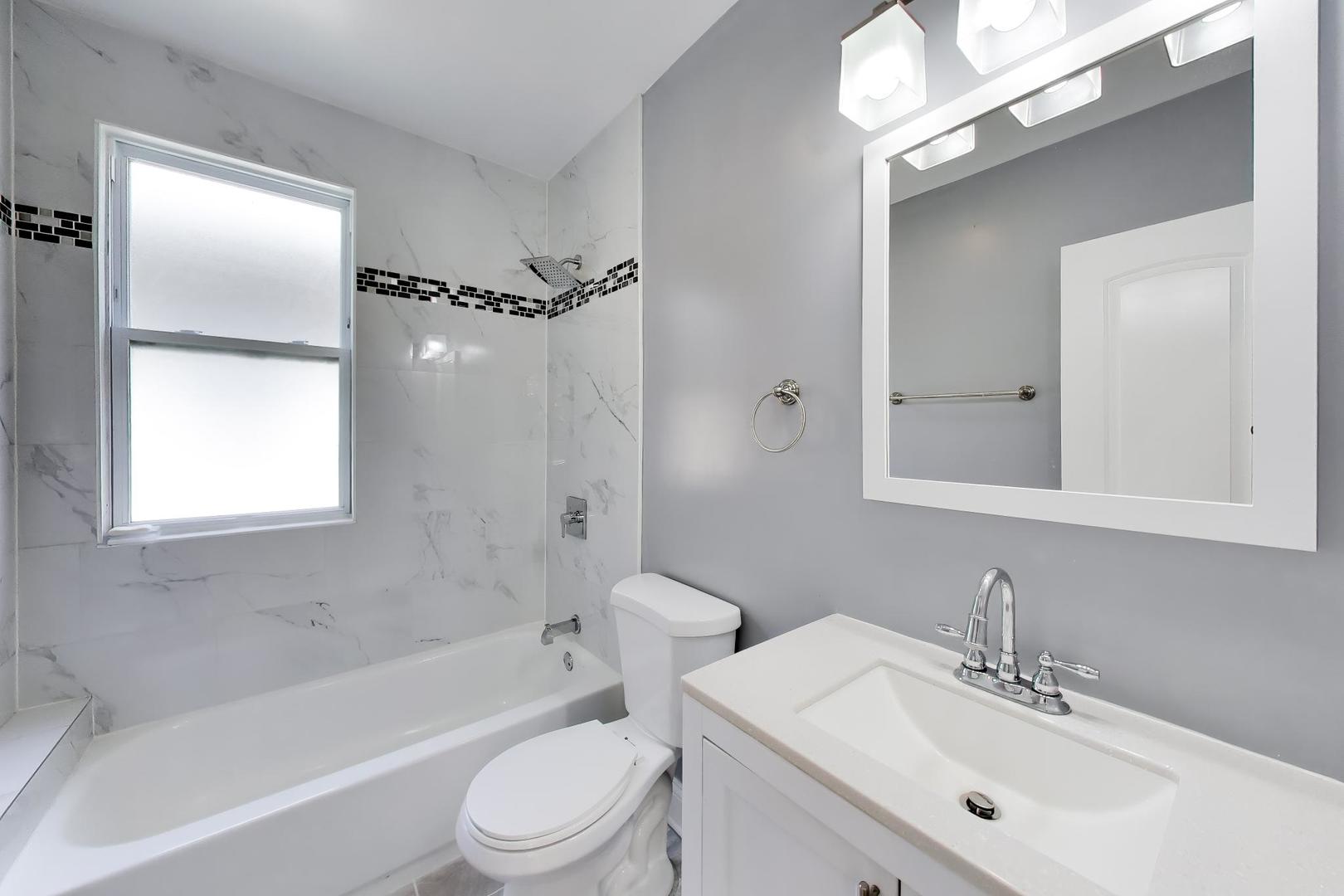 7643 S Eberhart Avenue Property Photo 19