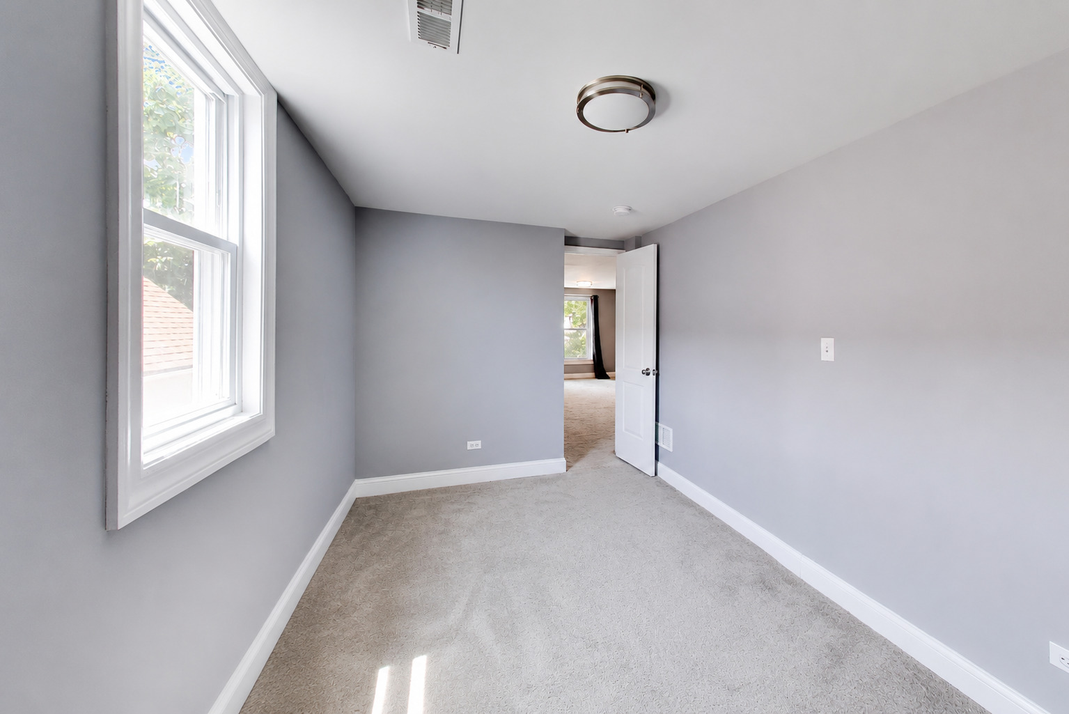 7643 S Eberhart Avenue Property Photo 25