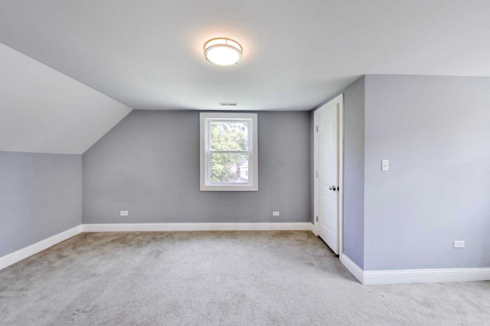 7643 S Eberhart Avenue Property Photo 26