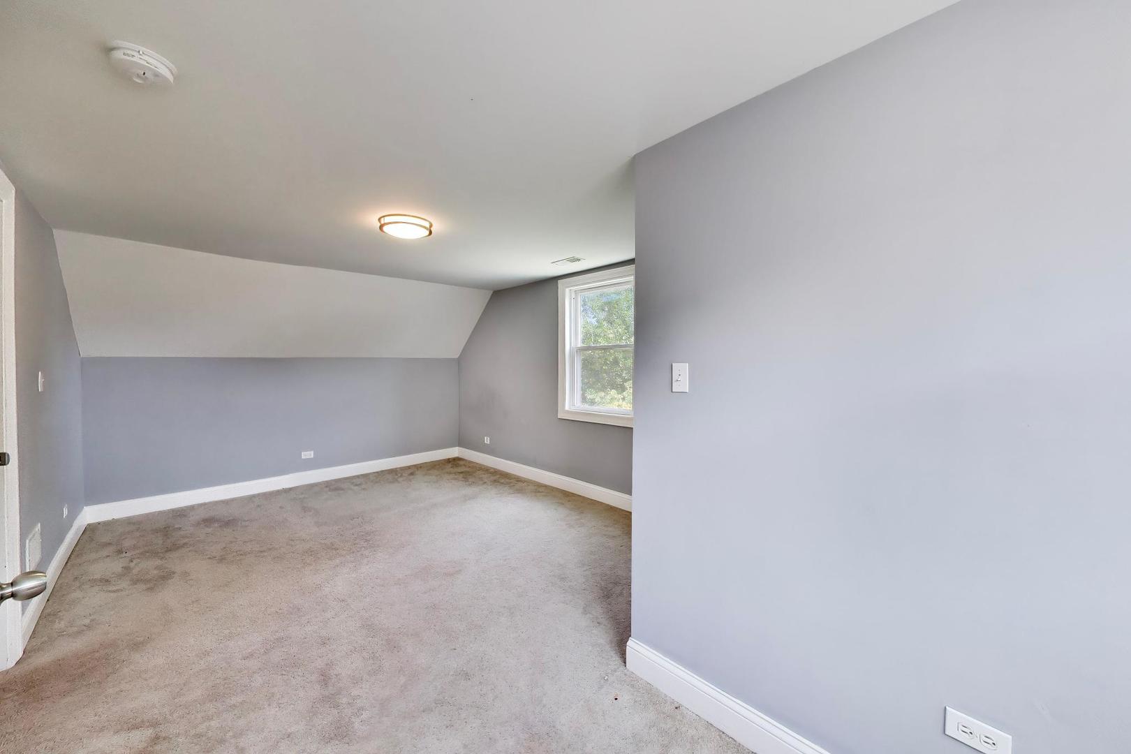 7643 S Eberhart Avenue Property Photo 28