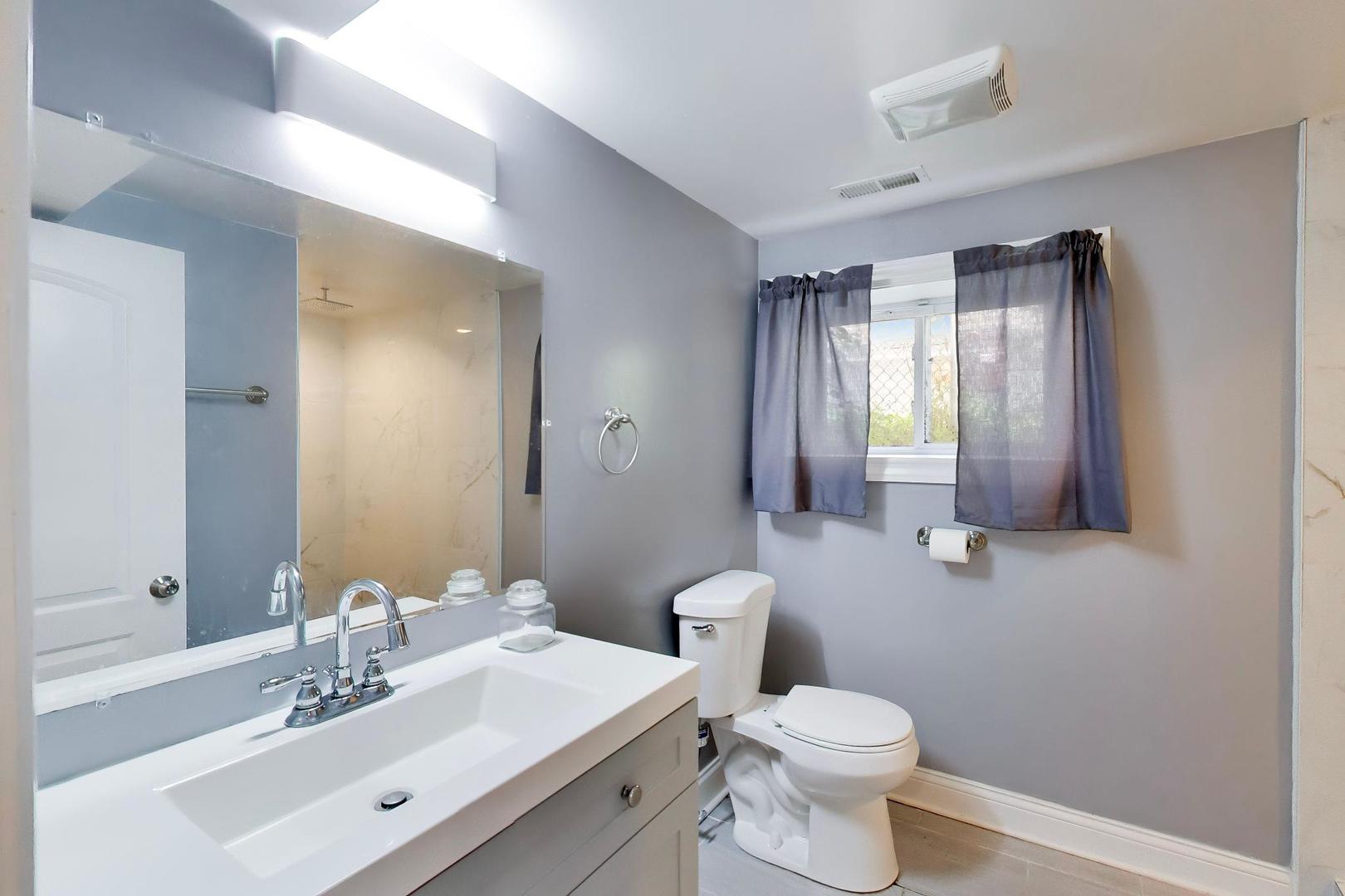 7643 S Eberhart Avenue Property Photo 36
