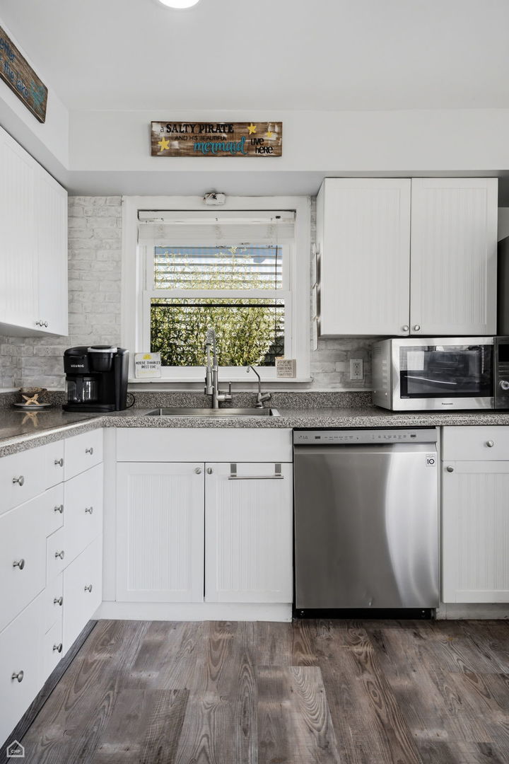 4400 Riverside Drive Property Photo 11