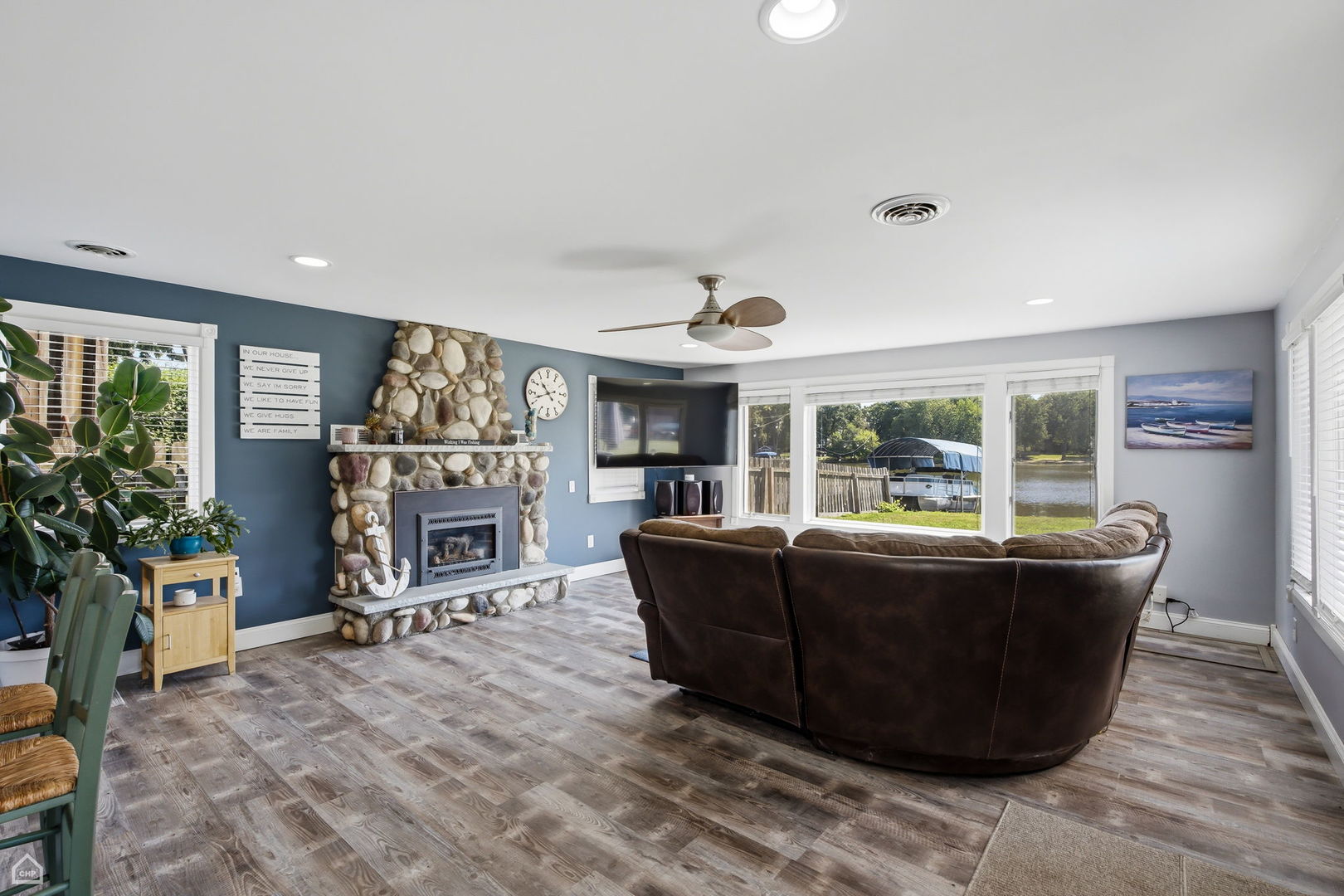4400 Riverside Drive Property Photo 14