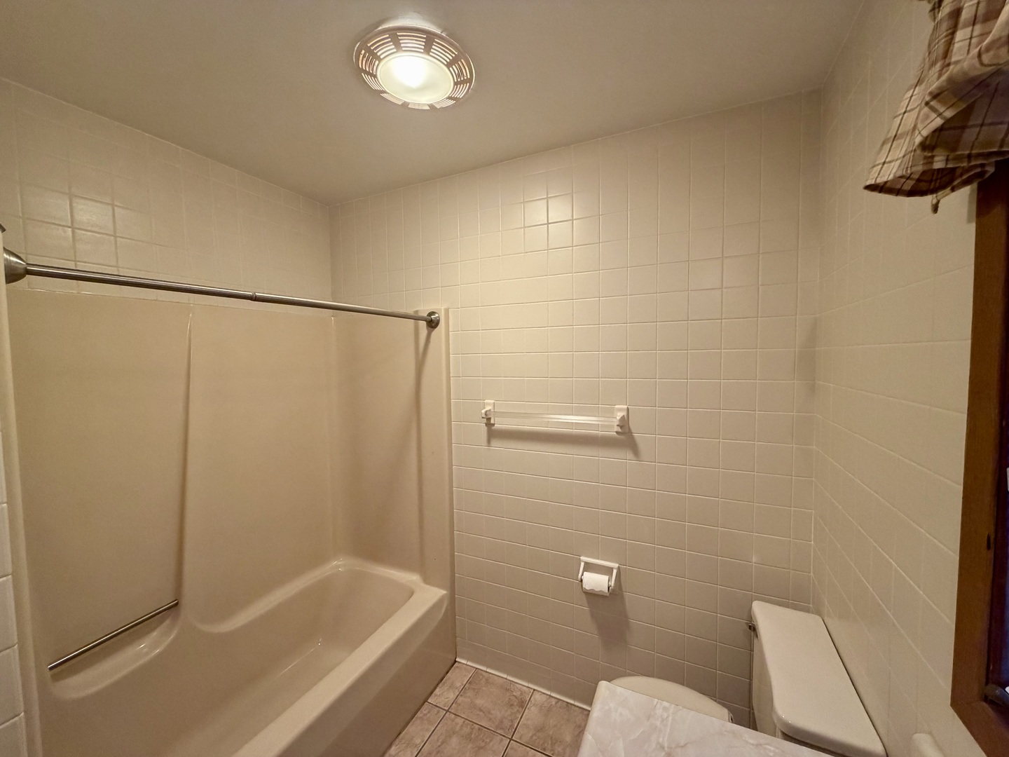 8504 Ridgewood Road 602 Property Photo 8