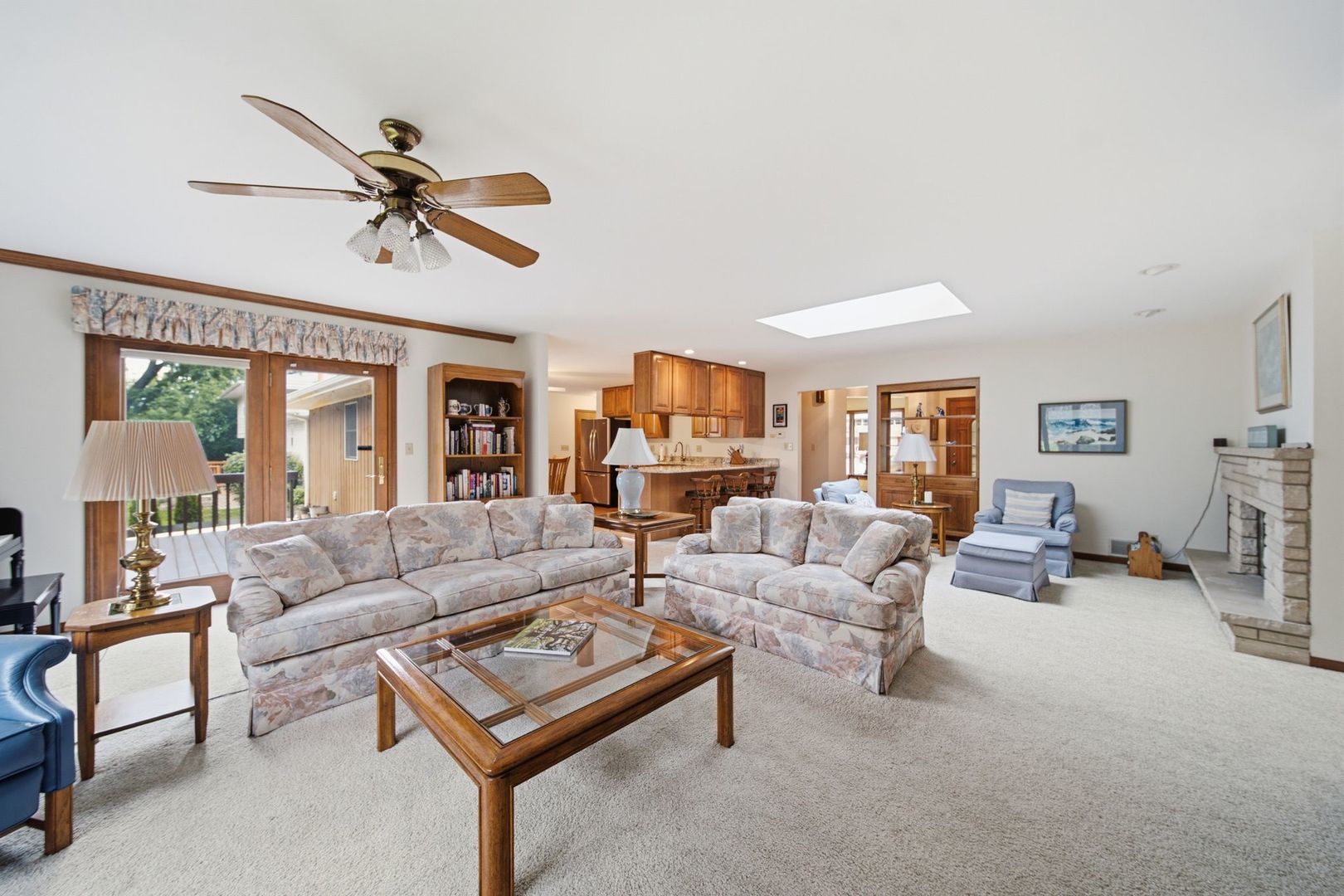 2141 Country Knoll Court Property Photo 8
