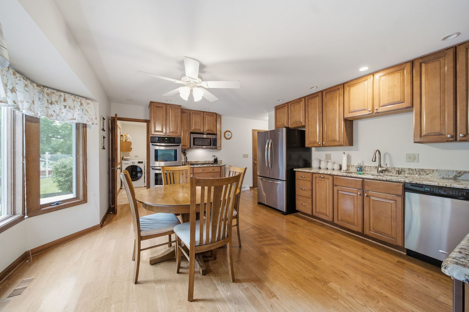 2141 Country Knoll Court Property Photo 12