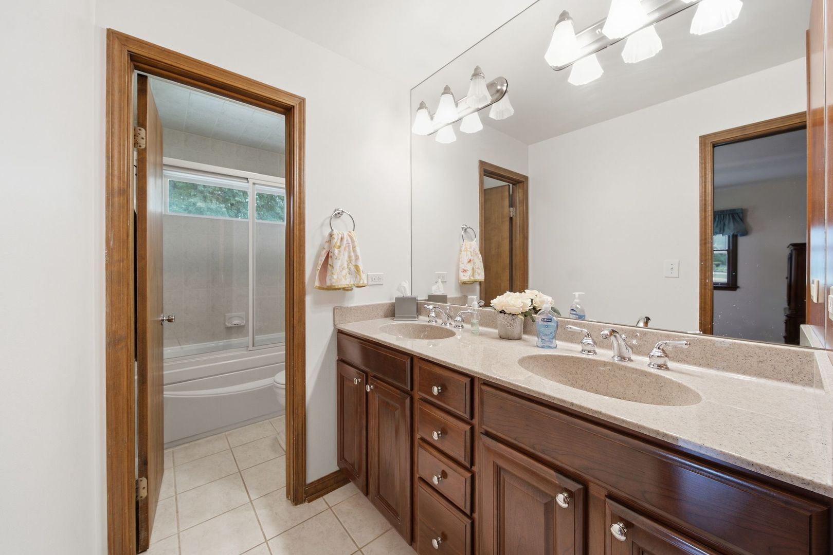 2141 Country Knoll Court Property Photo 17