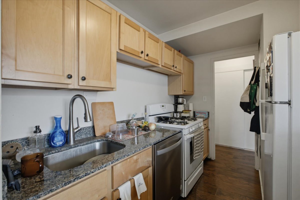 3950 N Lake Shore Drive 2103a Property Photo 2