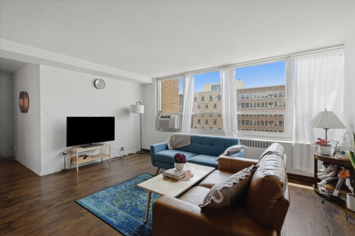 3950 N Lake Shore Drive 2103a Property Photo 4