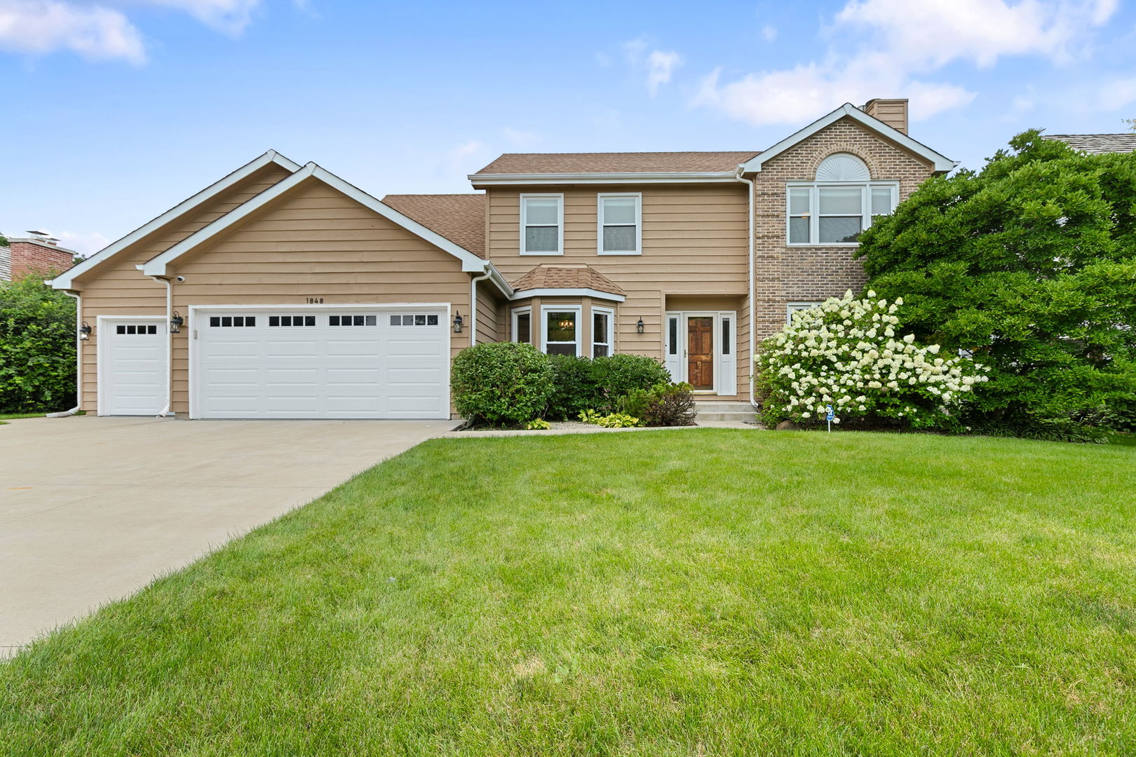 1848 Ravine Drive Property Photo 1