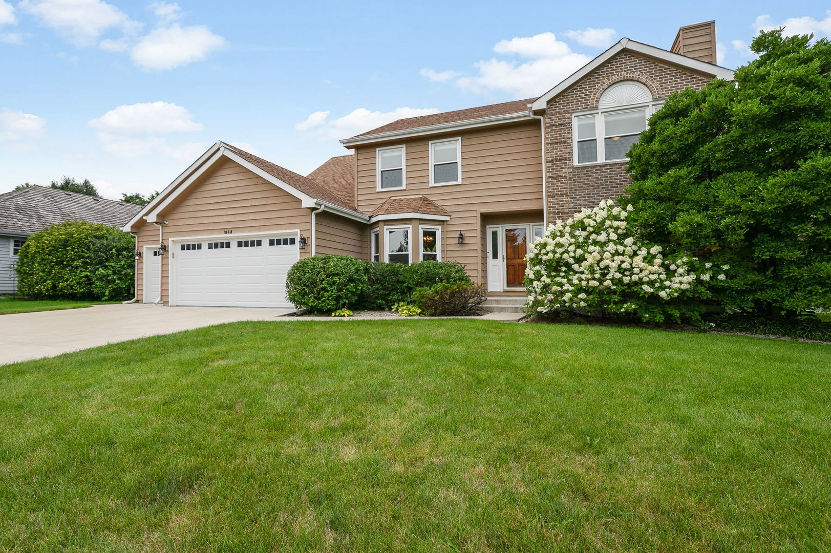 1848 Ravine Drive Property Photo 2