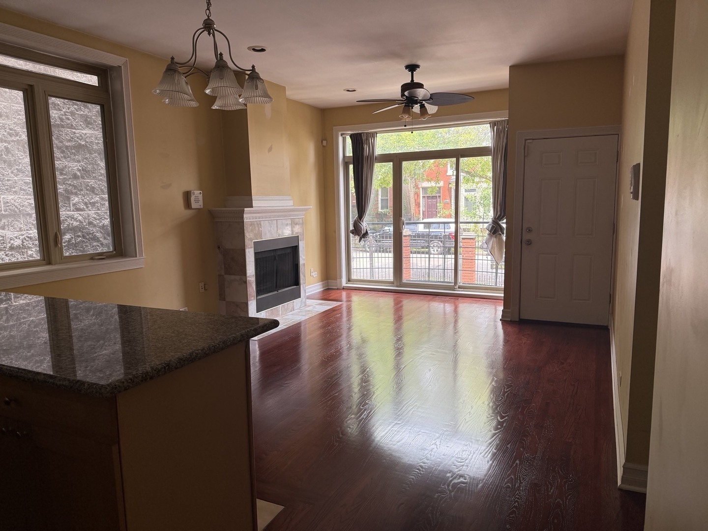 2645 W Haddon Avenue 1 Property Photo 3