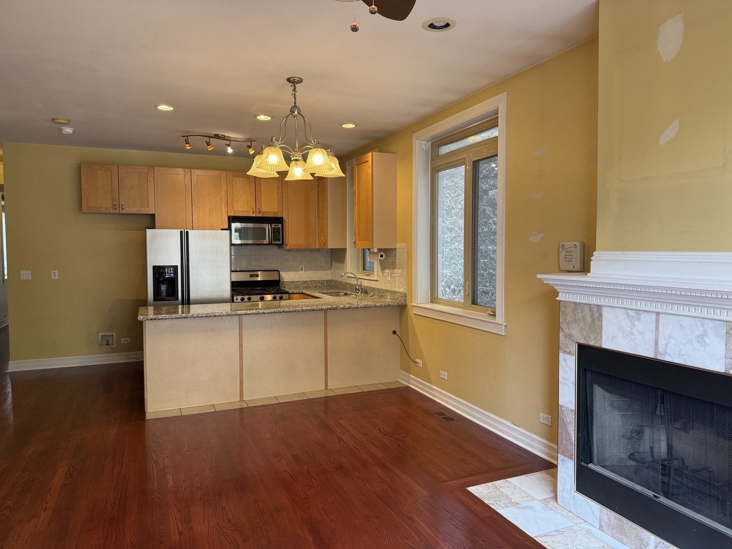2645 W Haddon Avenue 1 Property Photo 4