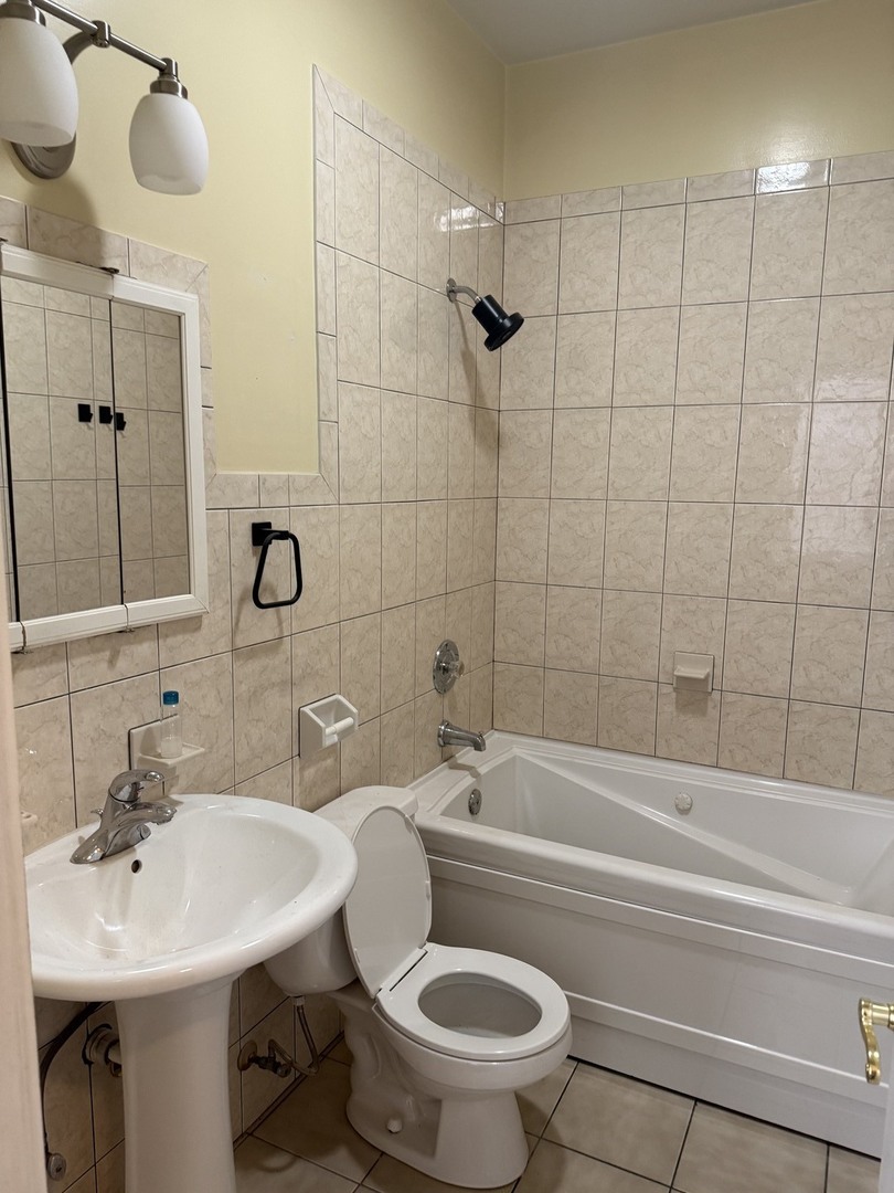 2645 W Haddon Avenue 1 Property Photo 9