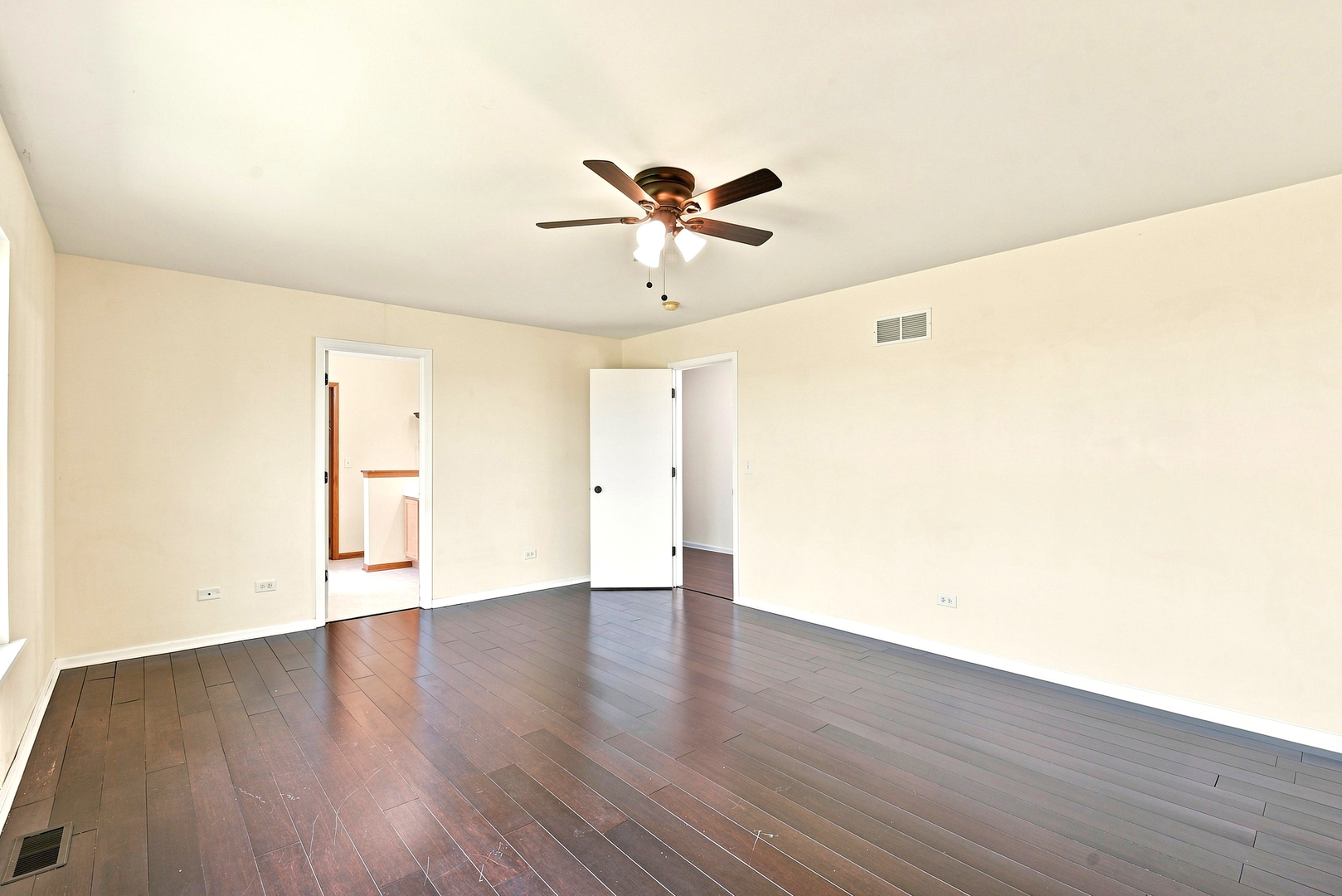 16459 Kingsbrook Drive Property Photo 16