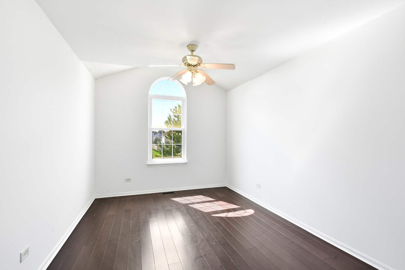 16459 Kingsbrook Drive Property Photo 23
