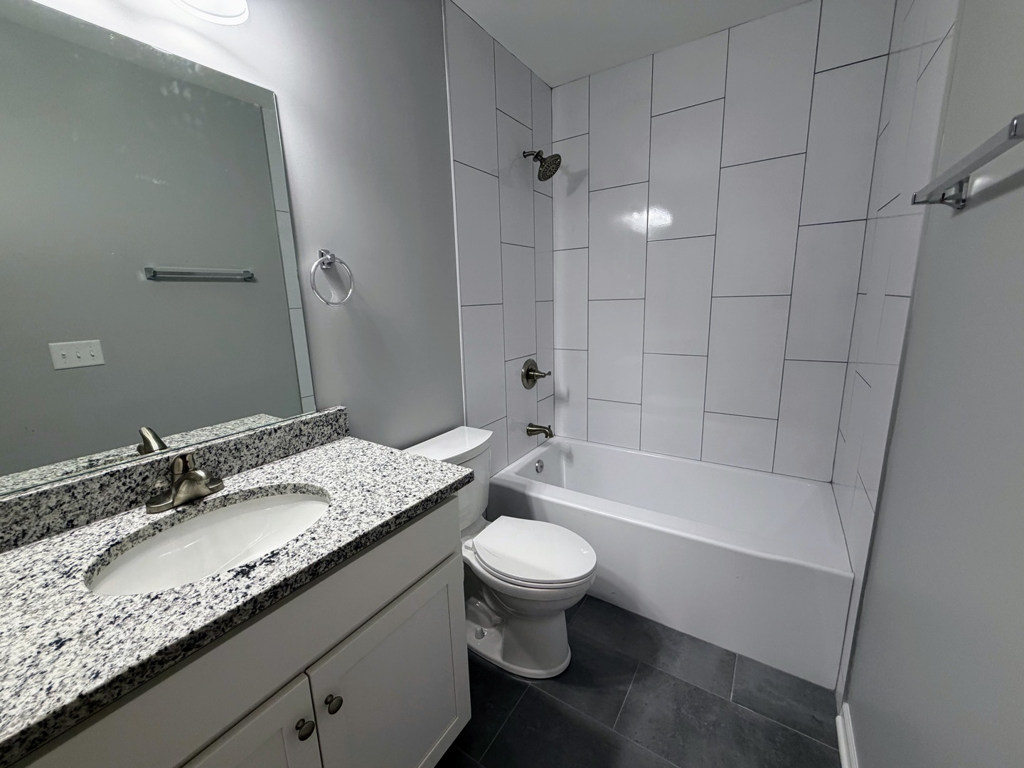 311 S Lodge Lane 1c Property Photo 5