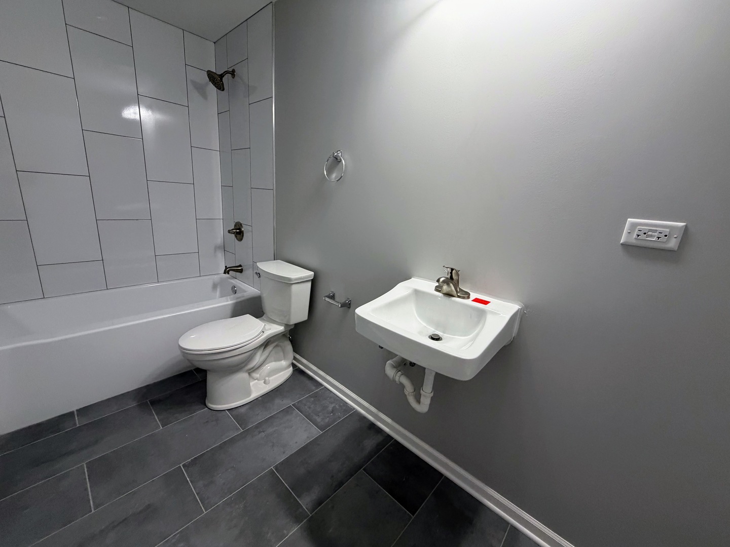 311 S Lodge Lane 1c Property Photo 6