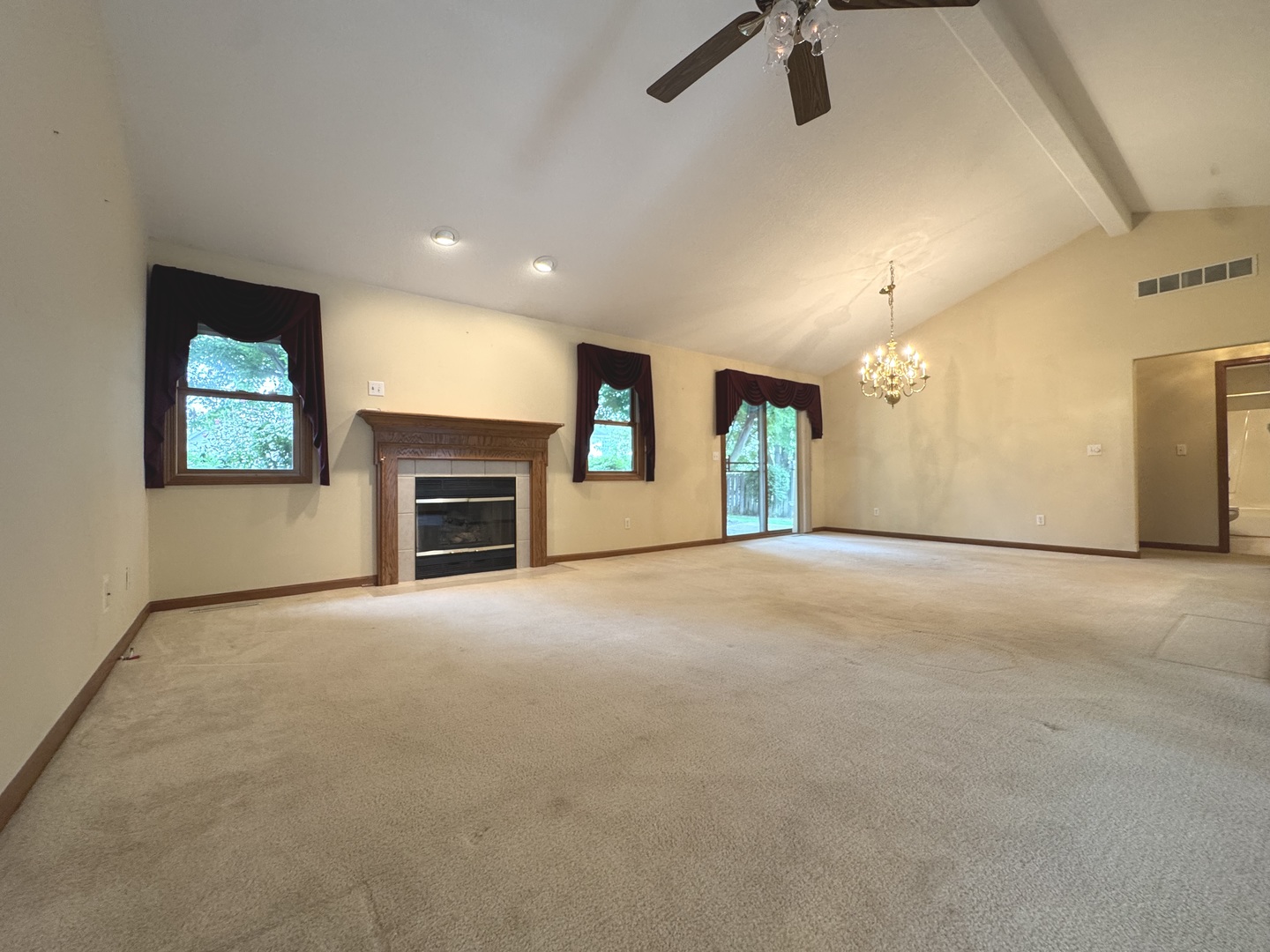 1559 Jennifer Drive Property Photo 4