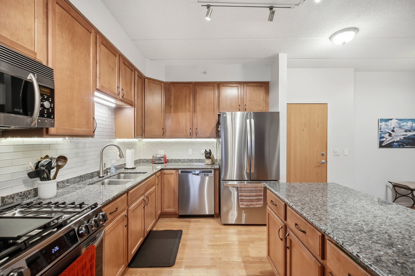 235 N Smith Street 301 Property Photo 4